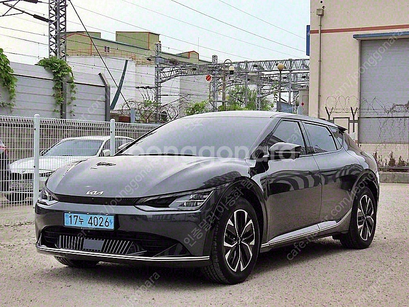 95,844 km EV6 중고 전기중고차 롱레인지 어스 중고자동차가격 당일 출고 회색--0